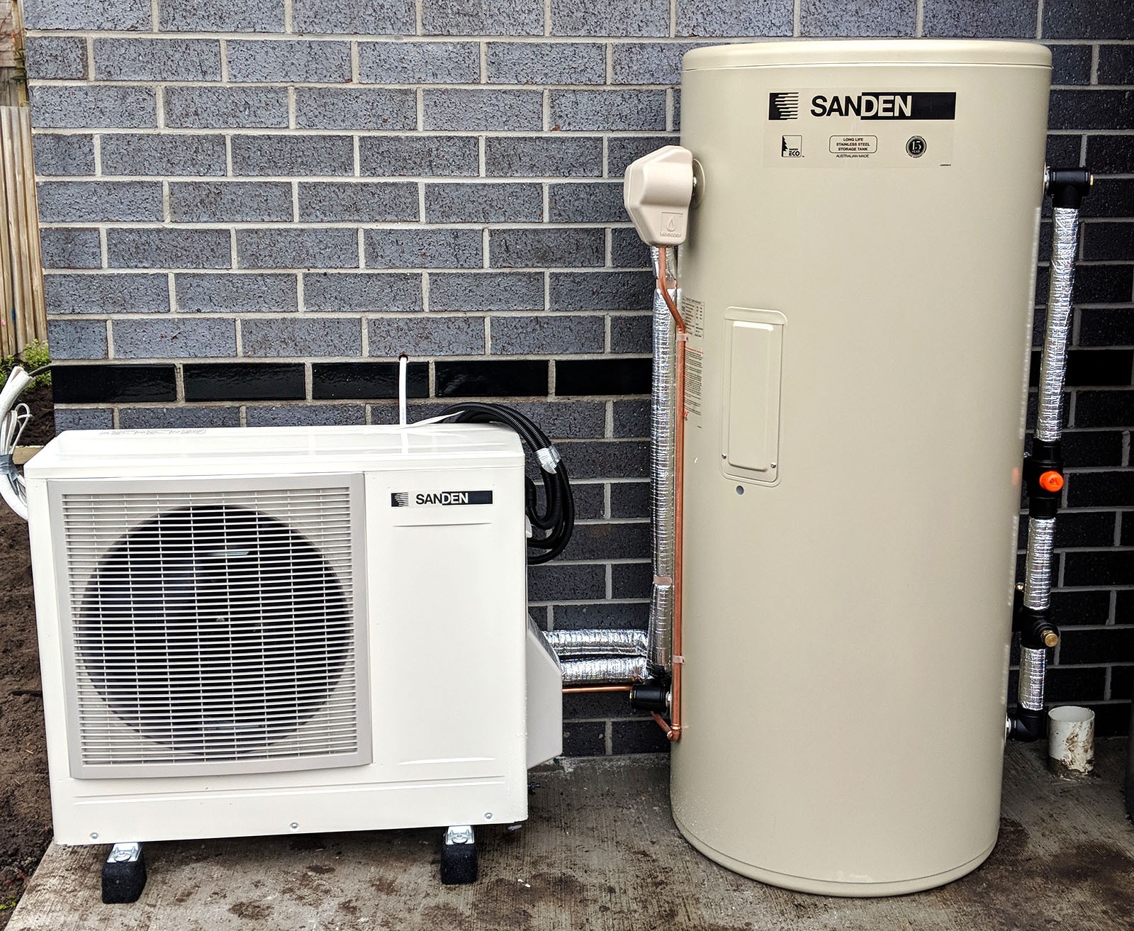 sanden-eco-315-tall-heat-pump-system-newgen-solar